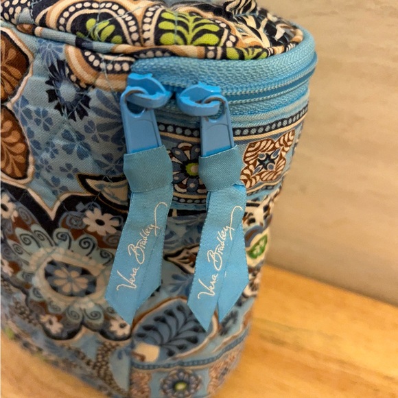 Vera Bradley Retired “Bali Blue" Doodle Daisy Pattern - Picture 5 of 13